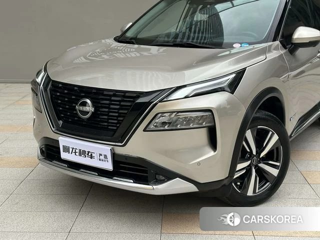 Nissan X-Trail 2023 Шампань из Китая