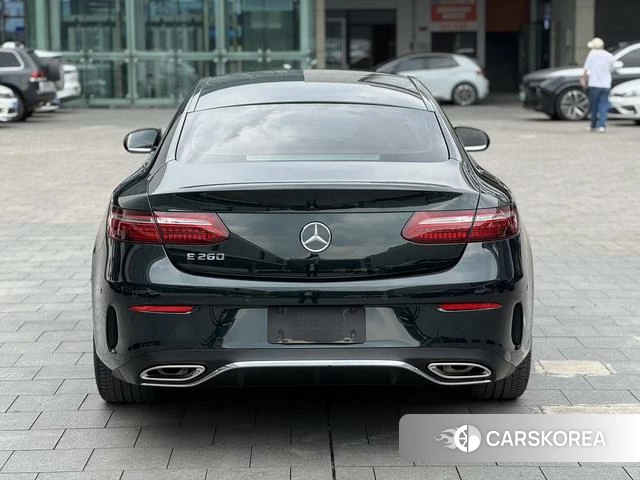 Mercedes-Benz E-Class 2023 Зеленый из Китая