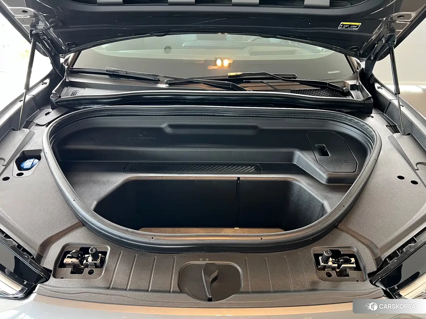 Audi Q6L 2025 Silver/gray из Китая