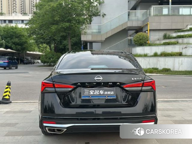 Nissan Altima 2023 Черный из Китая