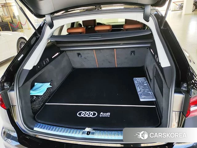Audi A6 2021 Черный из Китая