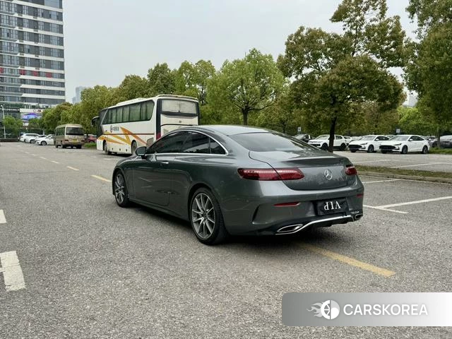 Mercedes-Benz E-Class 2022 Темно-серый из Китая