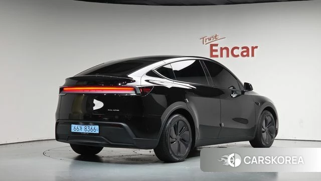 Tesla Model Y 2025 Черный из Кореи