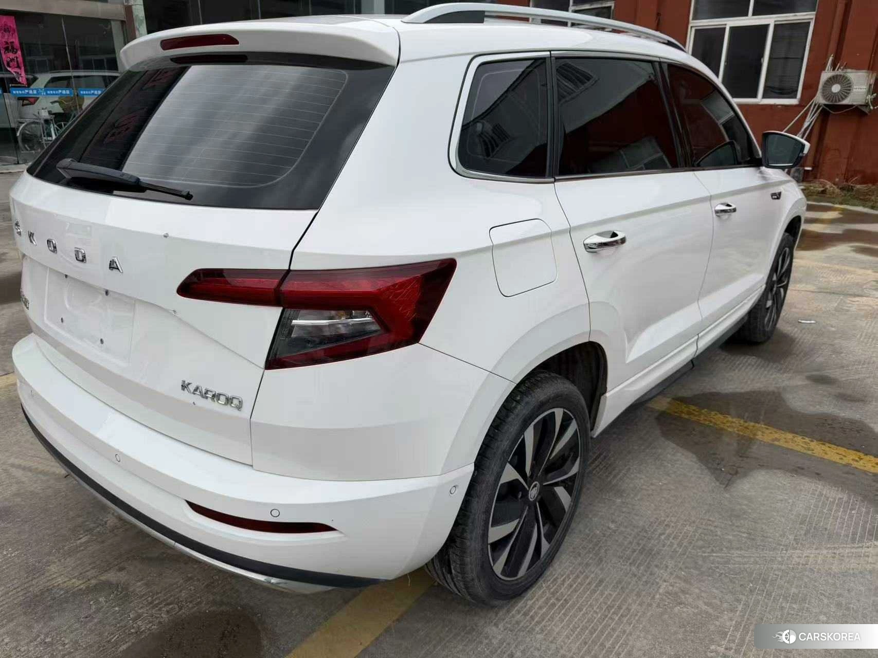 Skoda Karoq 2022 Белый из Китая