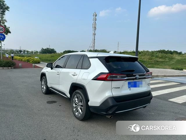 Toyota Wildlander 2023 Белый из Китая