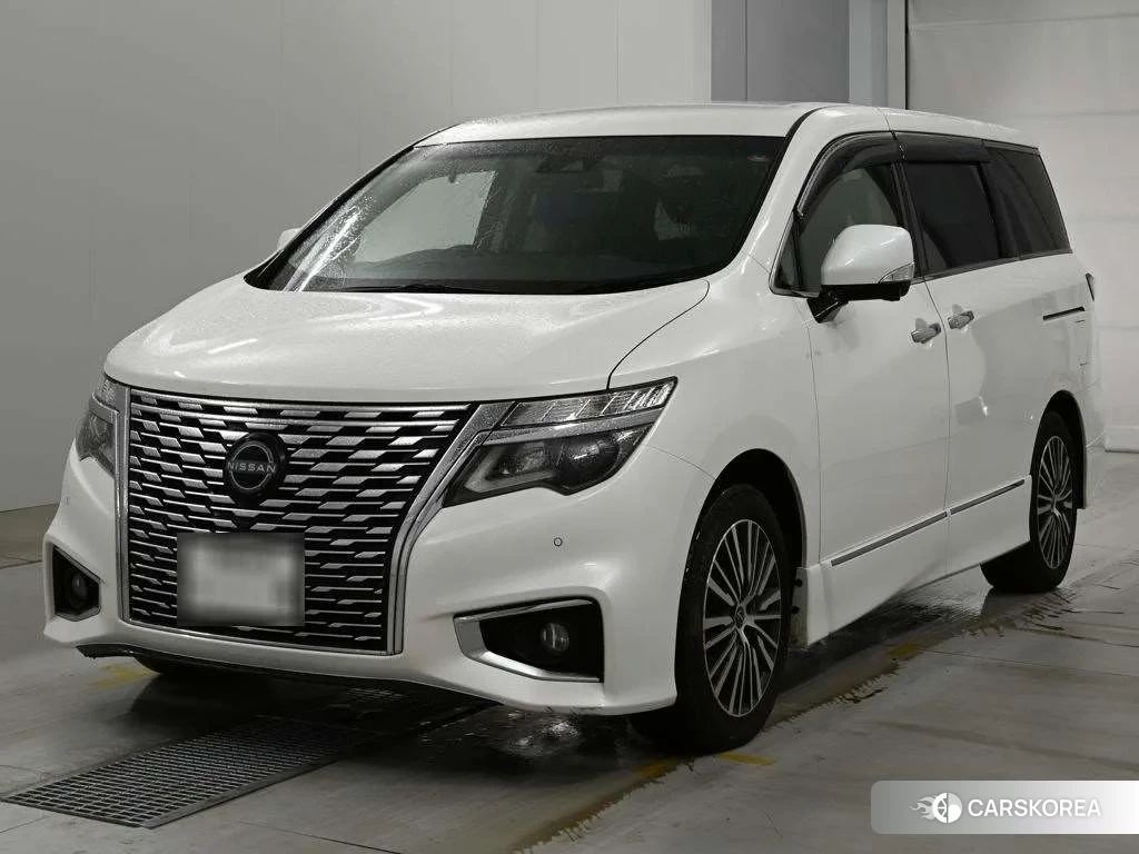 Nissan Elgrand 2023 из Японии