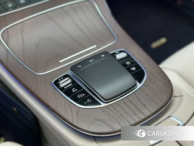 Mercedes-Benz E-Class 2021 Белый из Китая