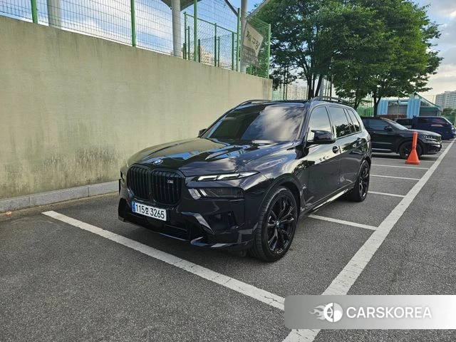 BMW X7 (G07) 2024 Черный из Кореи