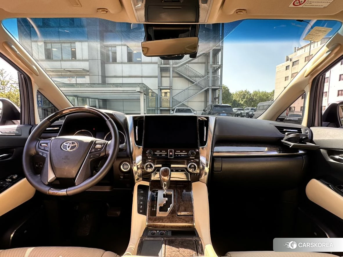 Toyota Vellfire 2021 Белый из Китая