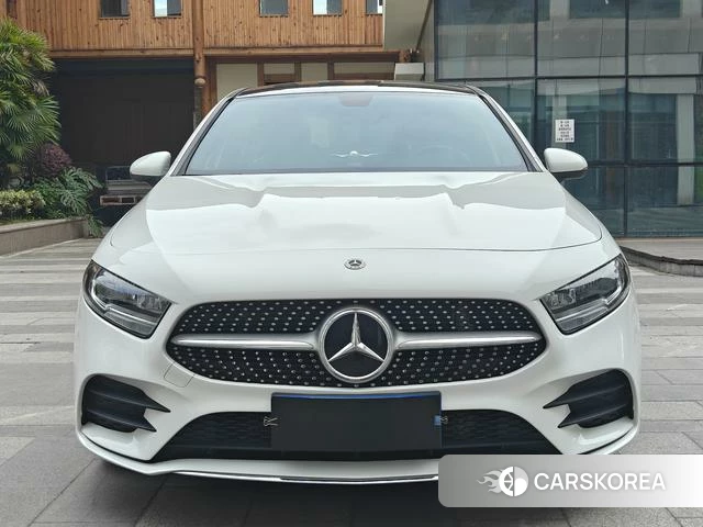 Mercedes-Benz A-Class 2021 Белый из Китая