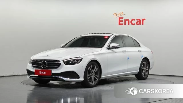 Mercedes-Benz E-Class W213 2023 Белый из Кореи