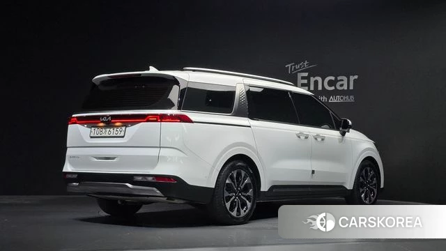 Kia Carnival 4th generation 2023 Белый из Кореи