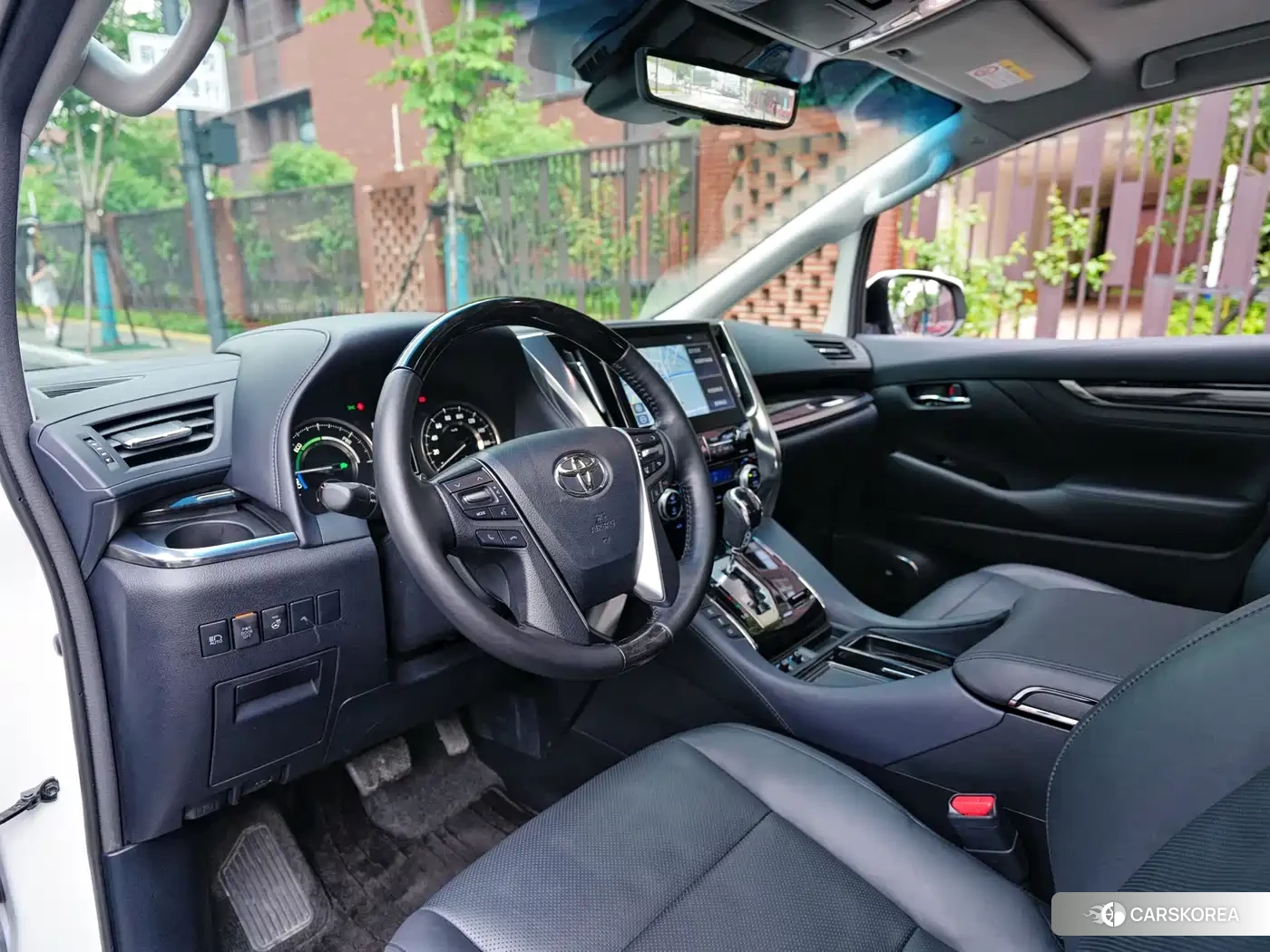 Toyota Vellfire 2022 Белый из Китая