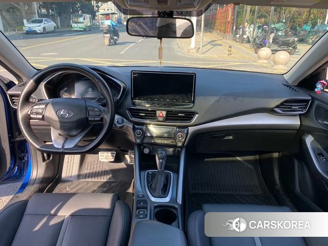 Hyundai Lafesta 2021 Синий из Китая