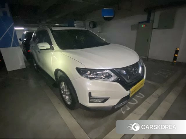 Nissan X-Trail 2021 Белый из Китая