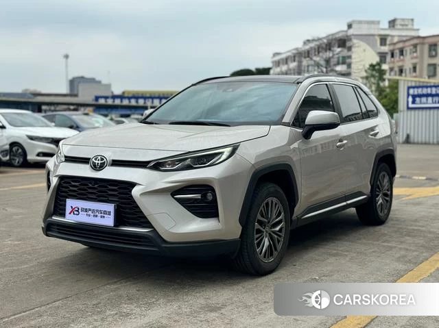 Toyota Wildlander 2023 Серебристо-серый из Китая