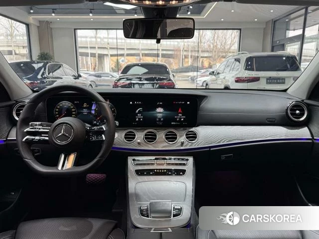 Mercedes-Benz E-Class 2022 Белый из Китая