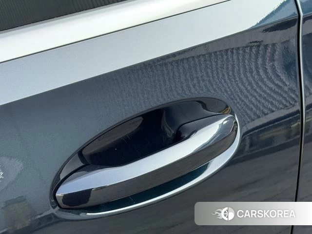 Mercedes-Benz C-class 2023 Зеленый из Китая