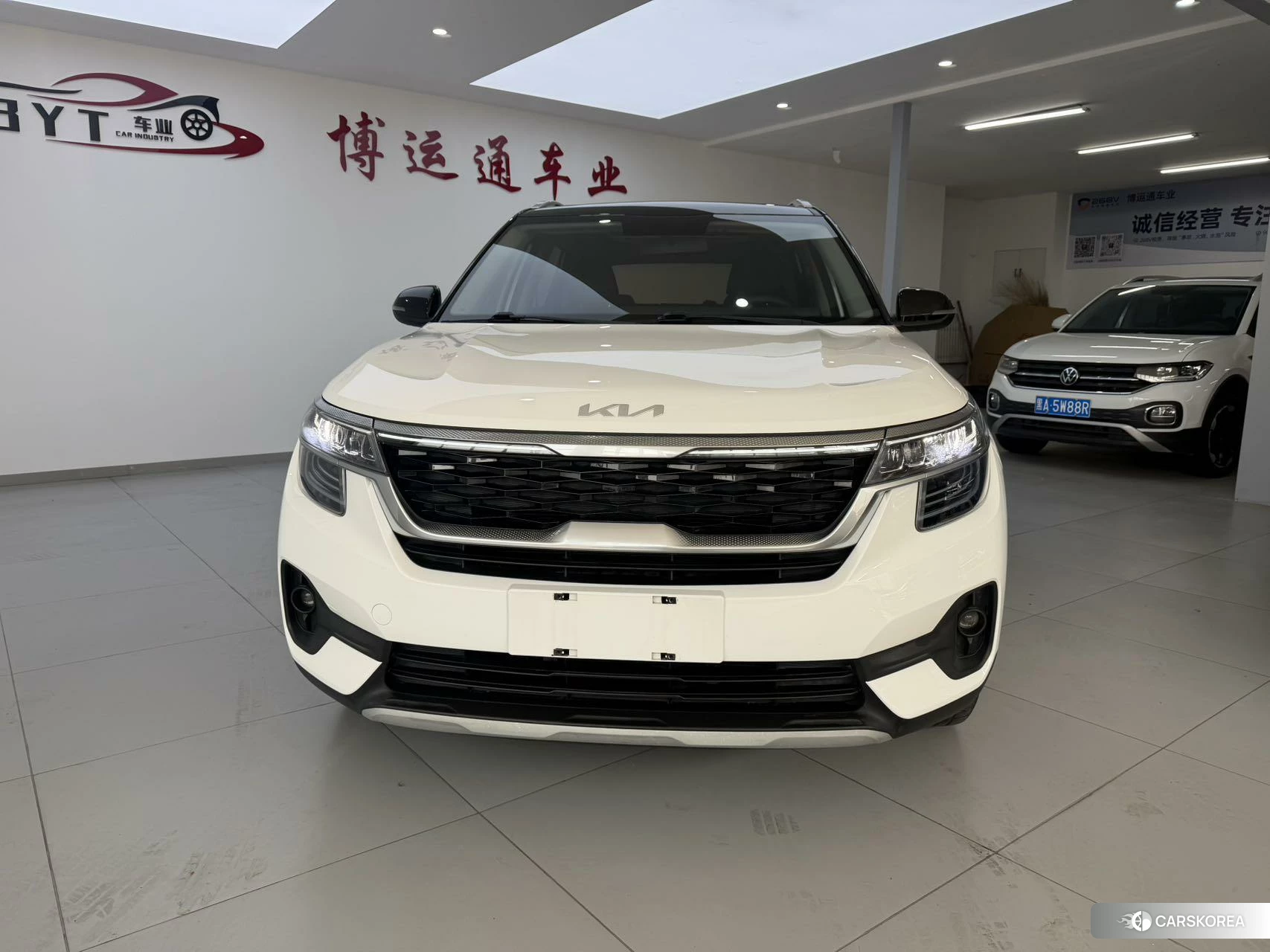 Kia KX3 2021 Белый из Китая