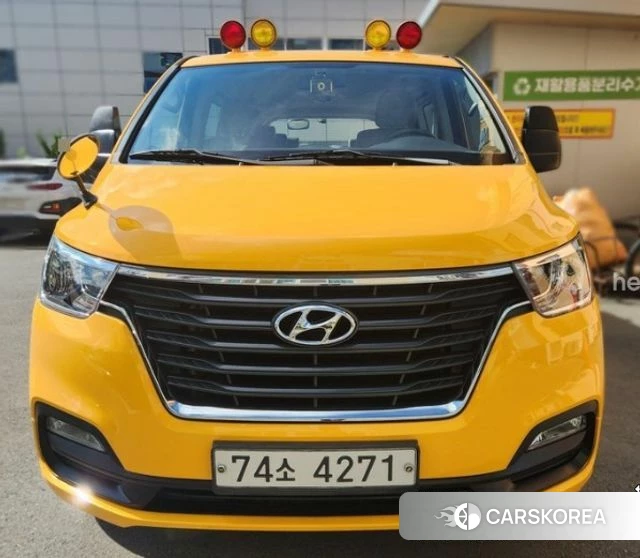 Hyundai The New Grand Starex 2019 Желтый из Кореи