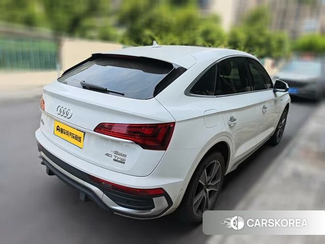 Audi Q5L 2022 Белый из Китая