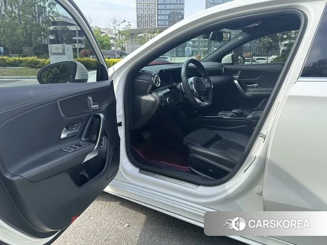 Mercedes-Benz A-Class 2021 Белый из Китая
