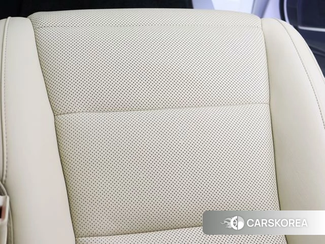 Toyota Alphard 2023 Белый из Китая