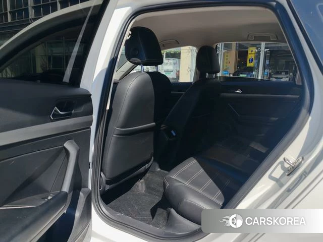 Volkswagen Lavida 2021 Белый из Китая