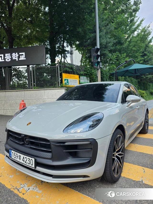 Porsche Macan 2023 Серебристо-серый из Кореи, фото 2