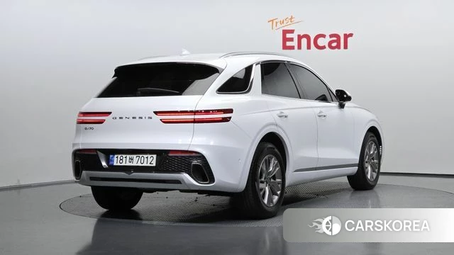 Genesis GV70 2023 Белый из Кореи