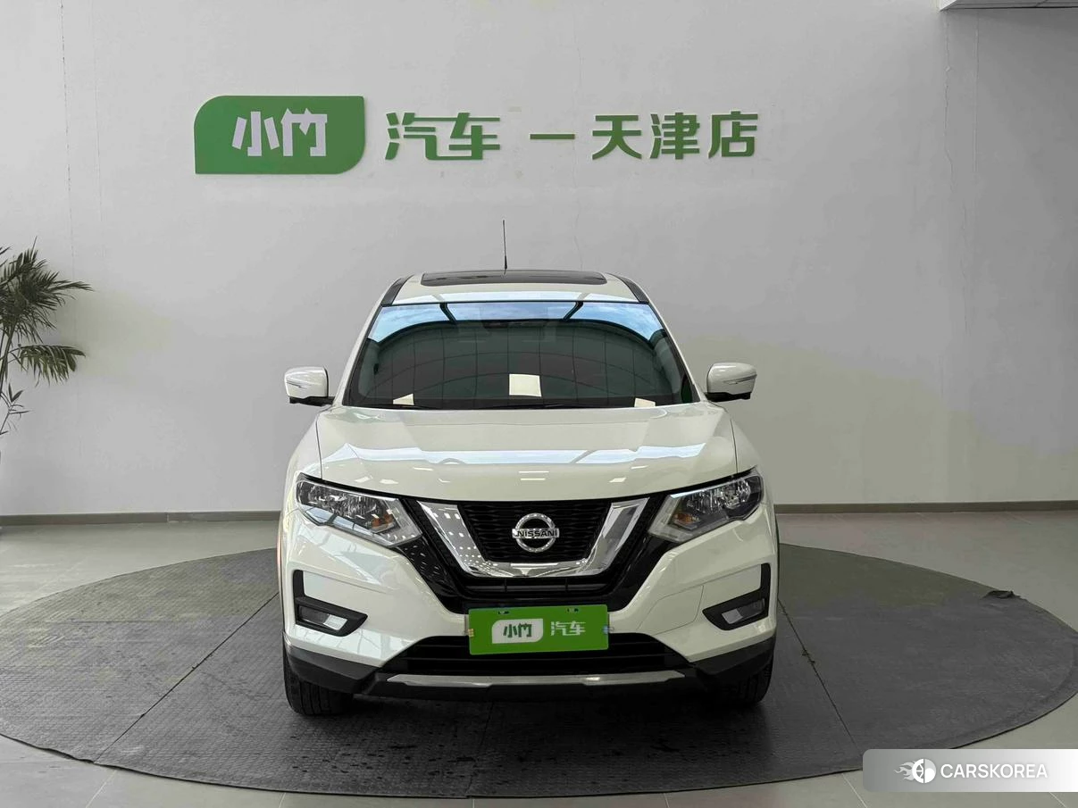 Nissan X-Trail 2021 Белый из Китая