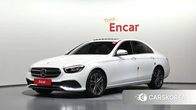Mercedes-Benz E-Class W213 2023 Белый из Кореи