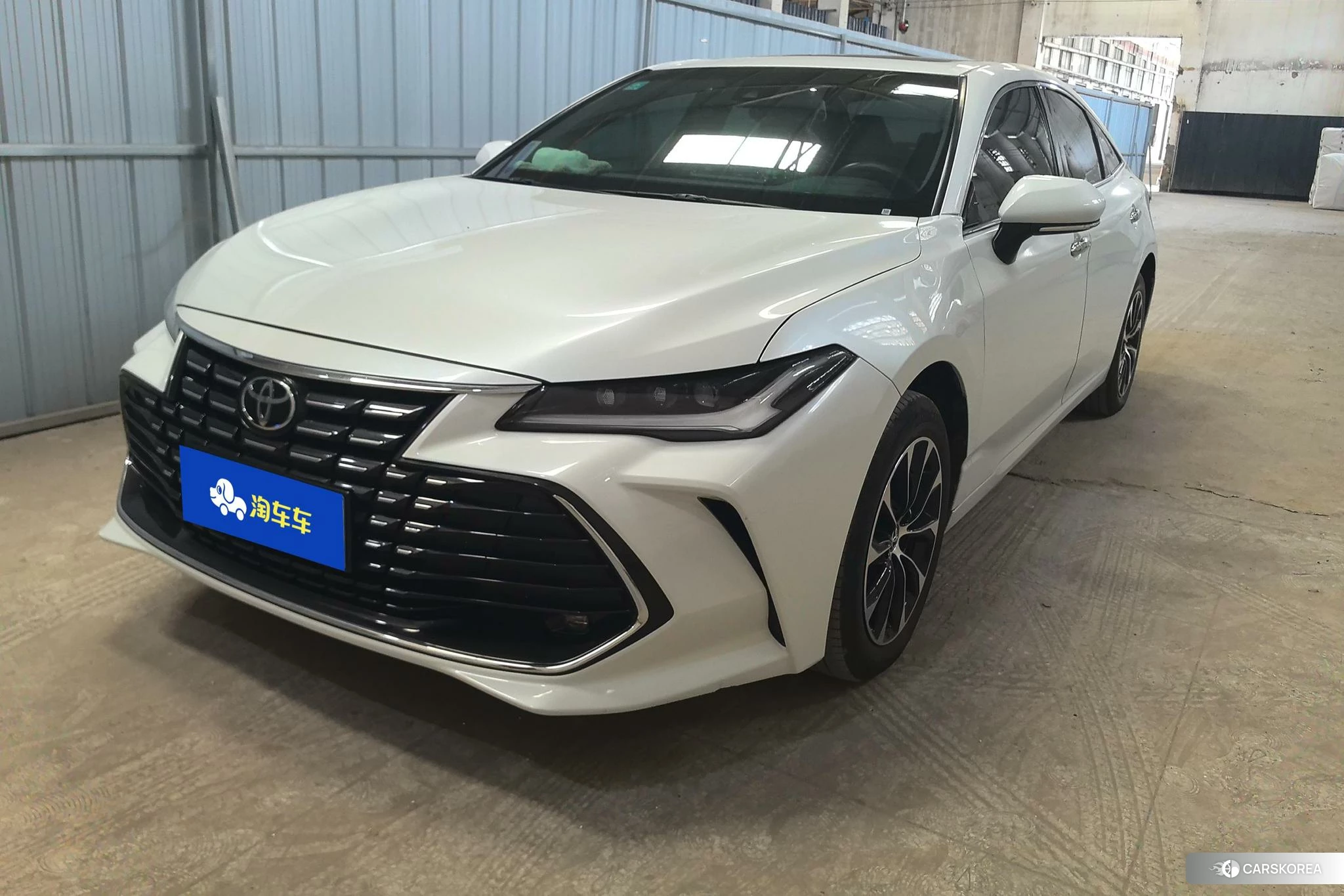 Toyota Avalon 2022 Белый из Китая