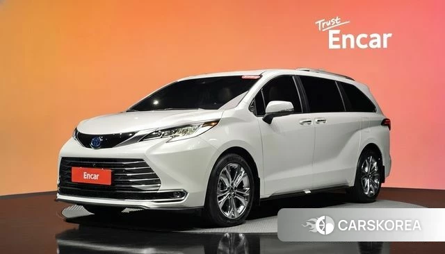 Toyota Sienna 4th Generation 2022 Белый из Кореи