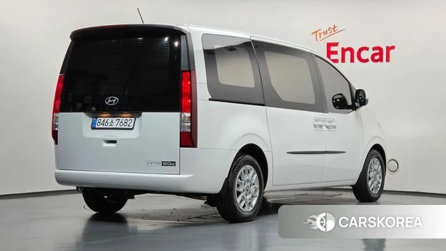 Hyundai Staria 2025 Белый из Кореи