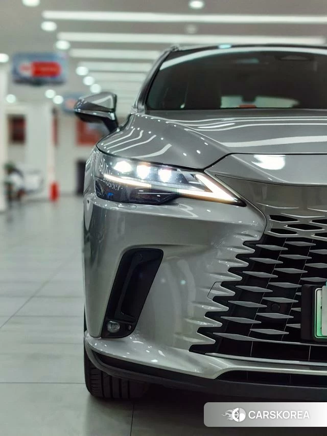 Lexus RX 2023 Шампань из Китая