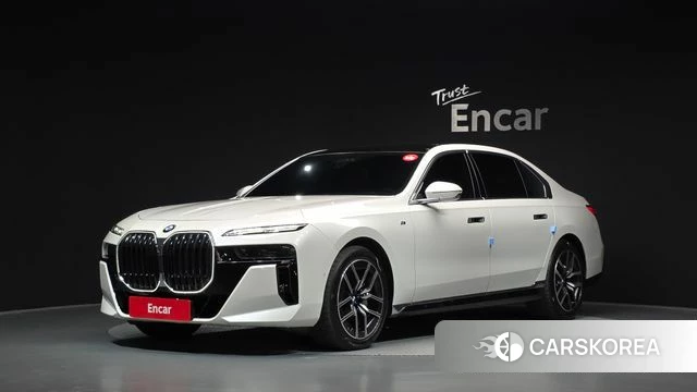 BMW 7 Series (G70) 2023 Белый из Кореи