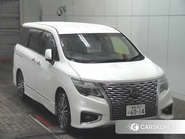Nissan Elgrand 2020 из Японии
