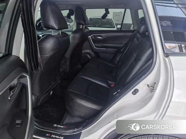 Toyota RAV4 2021 Белый из Китая