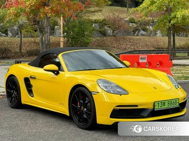 Porsche 718 Boxster 2018 Желтый из Кореи