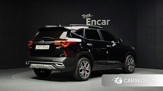 Kia Seltos 2020 Черный из Кореи