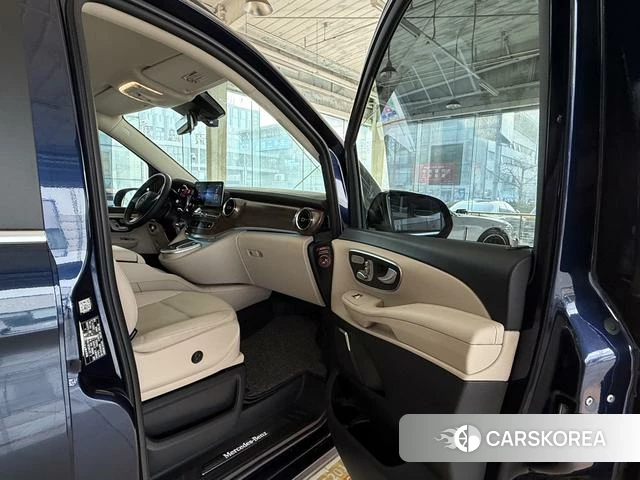 Mercedes-Benz V-Class 2022 Синий из Китая