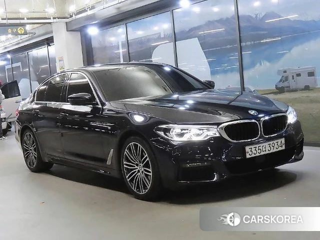 BMW 5 Series (G30) 2019 Черный из Кореи