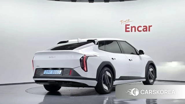 Kia EV4 2026 Белый из Кореи, фото 2