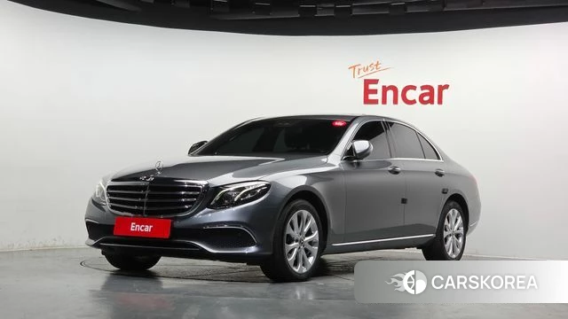 Mercedes-Benz E-Class W213 2018 Серый из Кореи