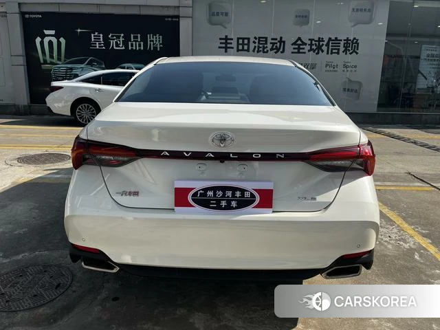 Toyota Avalon 2021 Белый из Китая