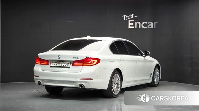 BMW 5 Series (G30) 2019 Белый из Кореи
