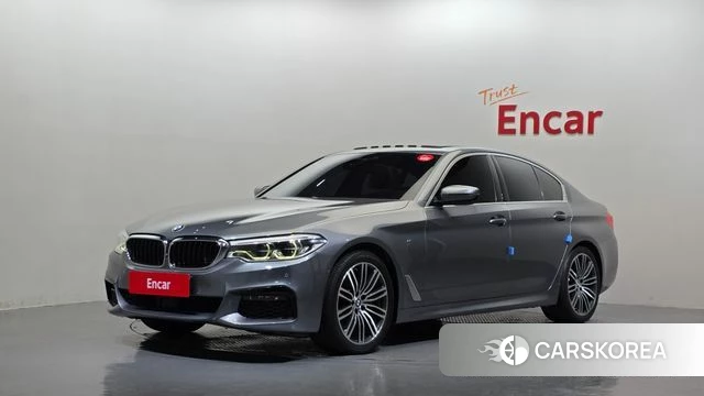 BMW 5 Series (G30) 2019 Серебристо-серый из Кореи