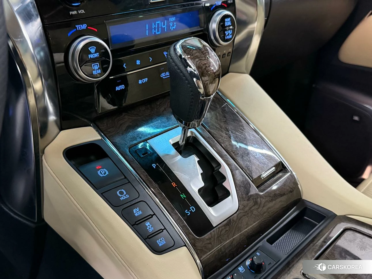 Toyota Vellfire 2021 Белый из Китая