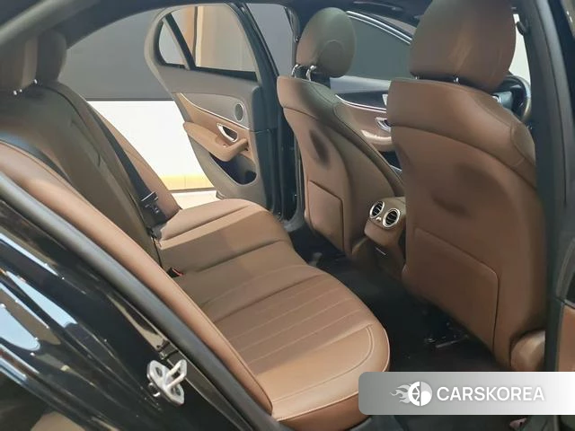 Mercedes-Benz E-Class 2021 Черный из Китая